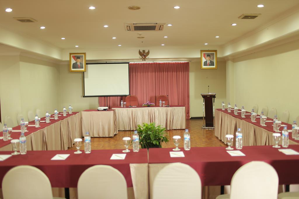 Weta International Hotel Surabaja Zewnętrze zdjęcie