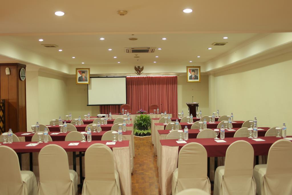 Weta International Hotel Surabaja Zewnętrze zdjęcie