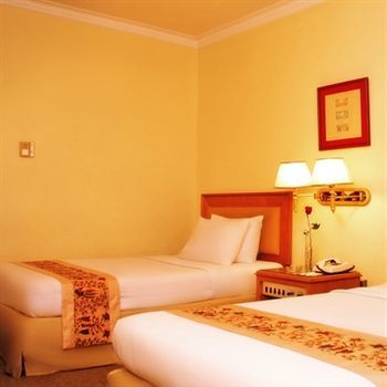 Weta International Hotel Surabaja Zewnętrze zdjęcie