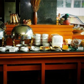 Weta International Hotel Surabaja Zewnętrze zdjęcie
