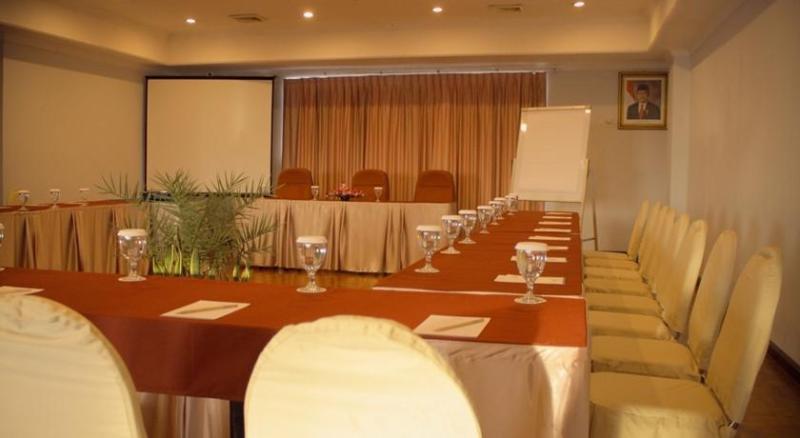Weta International Hotel Surabaja Zewnętrze zdjęcie